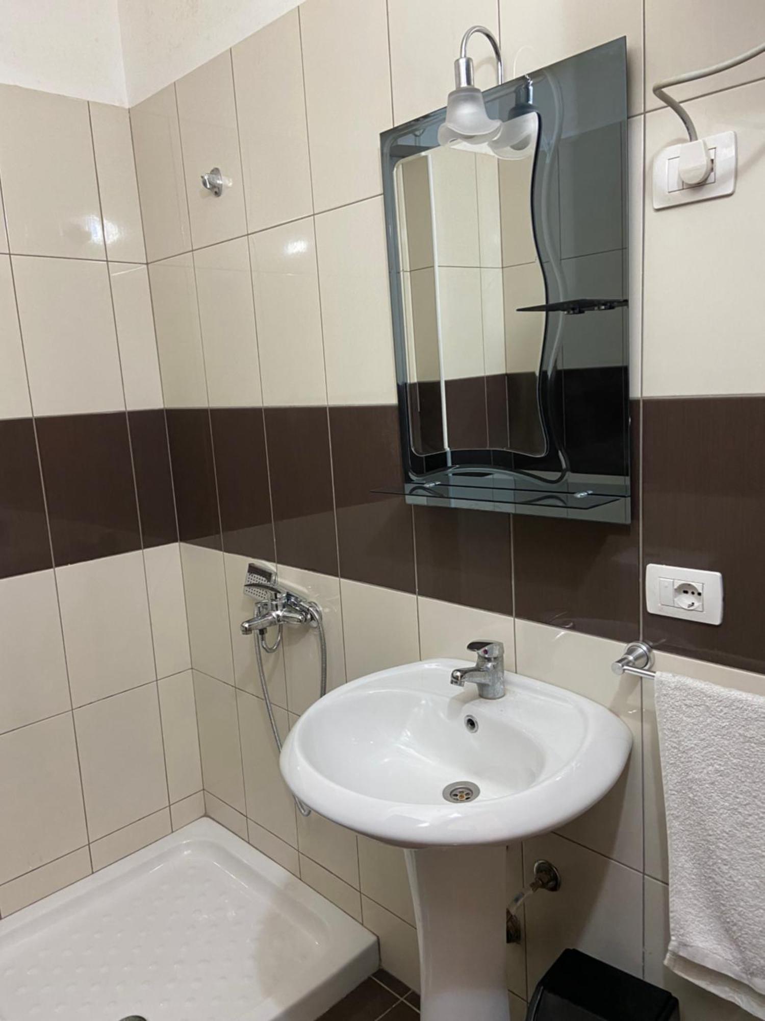 Ari Apartaments Влёра Экстерьер фото
