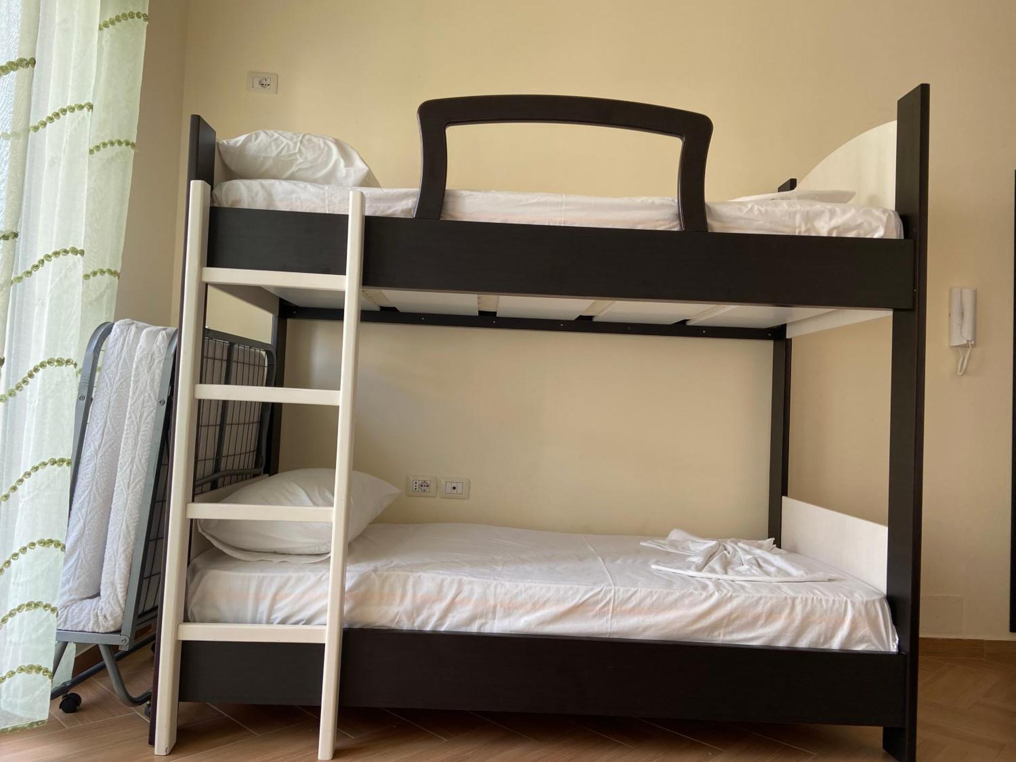 Ari Apartaments Влёра Экстерьер фото